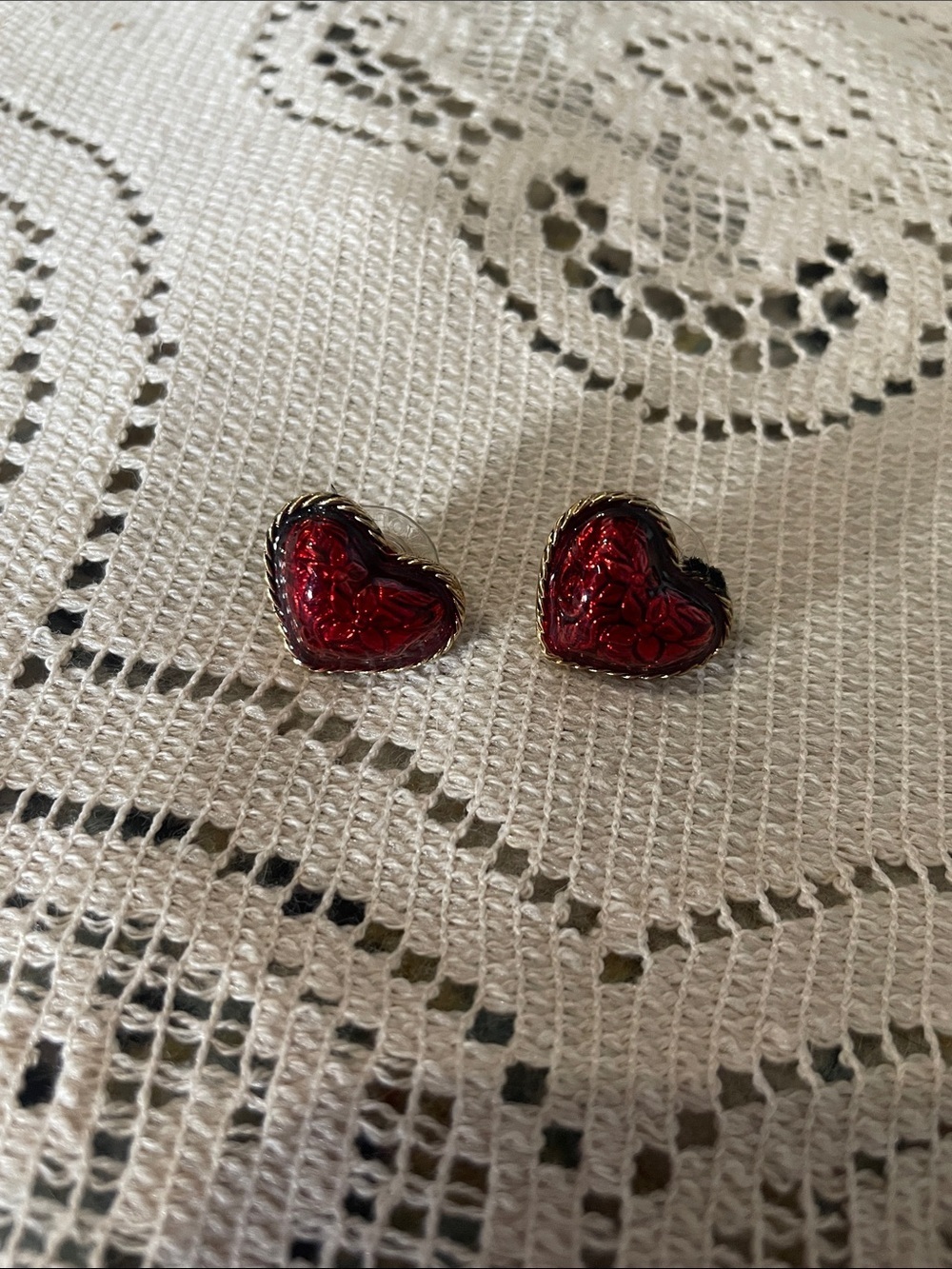 Avon hearts a fire earrings like new